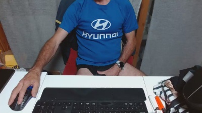 hucho40 live cam on Cam4