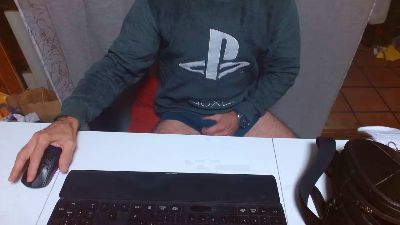 hucho40 live cam on Cam4
