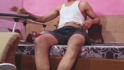 hugelittle29 live cam on Cam4