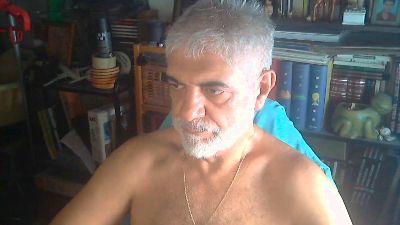 hugo2002 live cam on Cam4