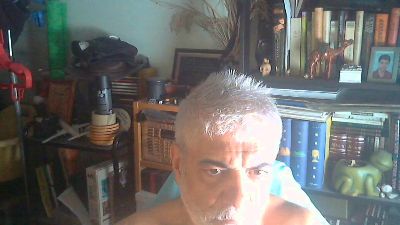 hugo2002 live cam on Cam4