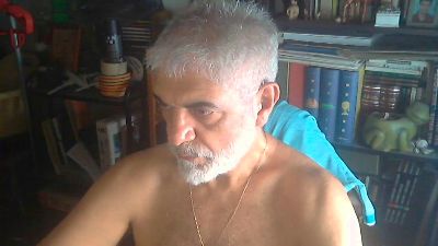 hugo2002 live cam on Cam4