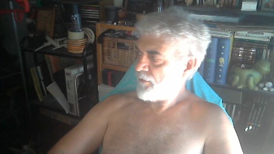 hugo2002 live cam on Cam4