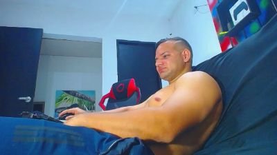hugo_19cm live cam on Cam4