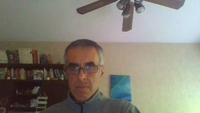 hugobaires69 live cam on Cam4