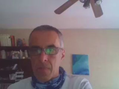 hugobaires69 live cam on Cam4