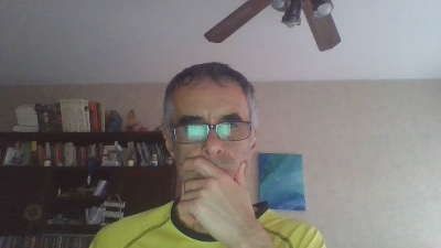 hugobaires69 live cam on Cam4