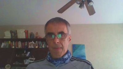 hugobaires69 live cam on Cam4