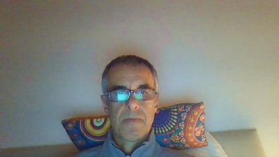 hugobaires69 live cam on Cam4