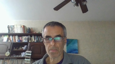 hugobaires69 live cam on Cam4