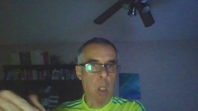 hugobaires69 live cam on Cam4