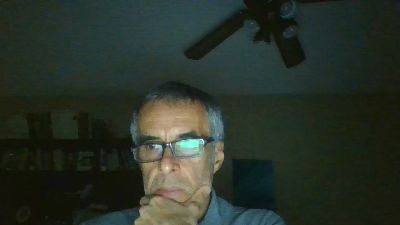 hugobaires69 live cam on Cam4