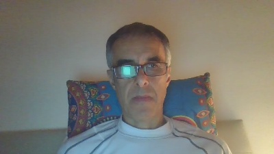 hugobaires69 live cam on Cam4