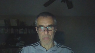 hugobaires69 live cam on Cam4