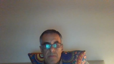 hugobaires69 live cam on Cam4