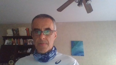 hugobaires69 live cam on Cam4
