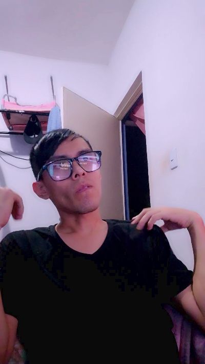 hunt_44 live cam on Cam4