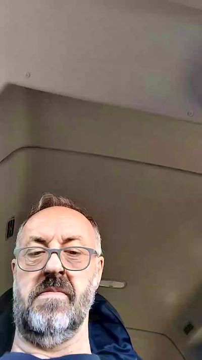 hurrycan0081 live cam on Cam4