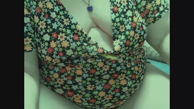 hyllda live cam on Cam4
