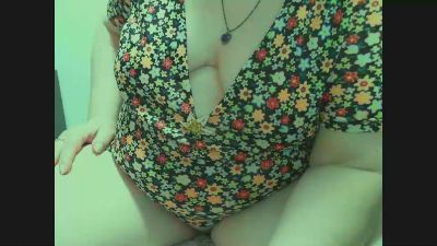 hyllda live cam on Cam4