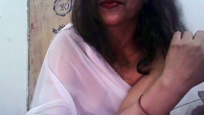 iammeerahot live cam on Cam4