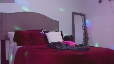 iamyiauna live cam on Cam4