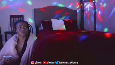 iamyiauna live cam on Cam4