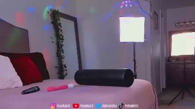 iamyiauna live cam on Cam4