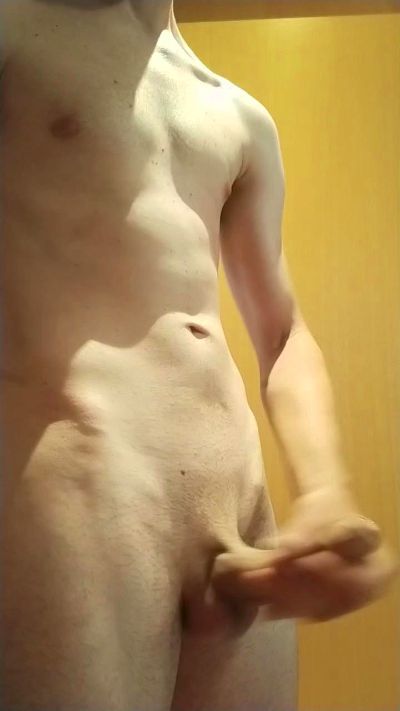 iamyours21 live cam on Cam4