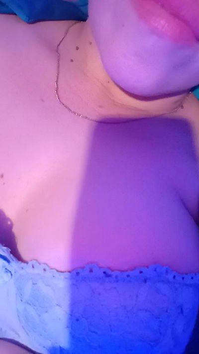 ignacia69_ live cam on Cam4