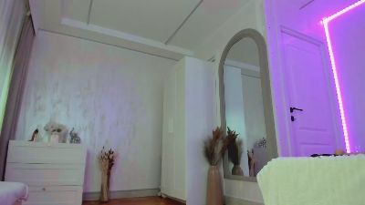 ilariea_girl live cam on Cam4
