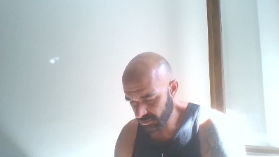 ilciuciu20 live cam on Cam4