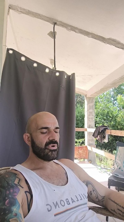 ilciuciu20 live cam on Cam4