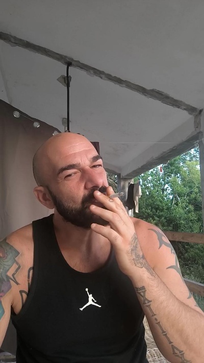 ilciuciu20 live cam on Cam4