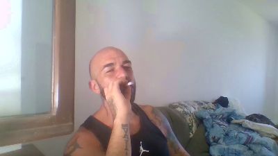 ilciuciu20 live cam on Cam4