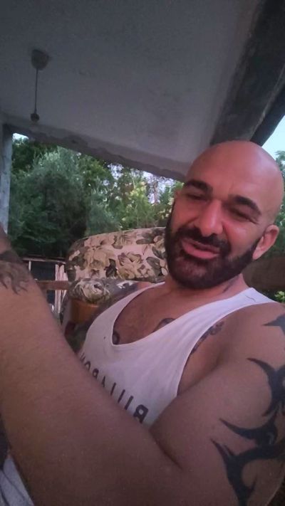 ilciuciu20 live cam on Cam4