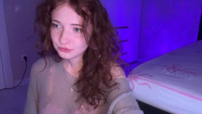 imalittlegirl live cam on Cam4
