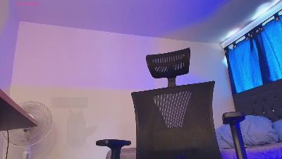imyourg0d live cam on Cam4