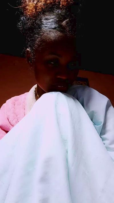inayah2 live cam on Cam4