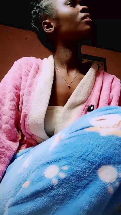 inayah2 live cam on Cam4