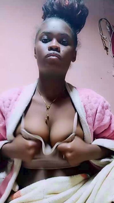 inayah2 live cam on Cam4