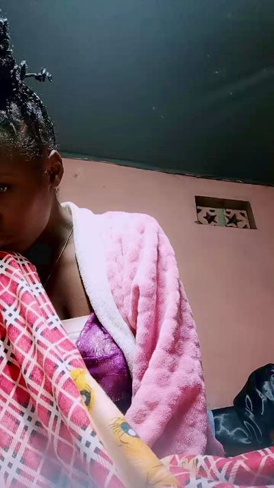 inayah2 live cam on Cam4