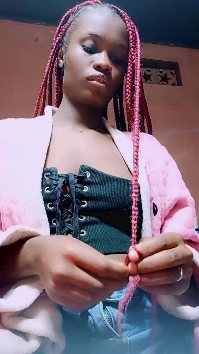 inayah2 live cam on Cam4