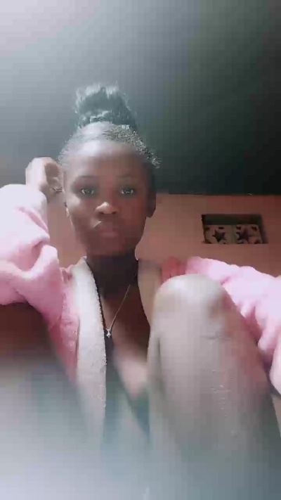 inayah2 live cam on Cam4
