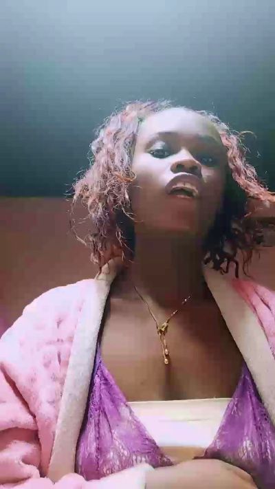 inayah2 live cam on Cam4