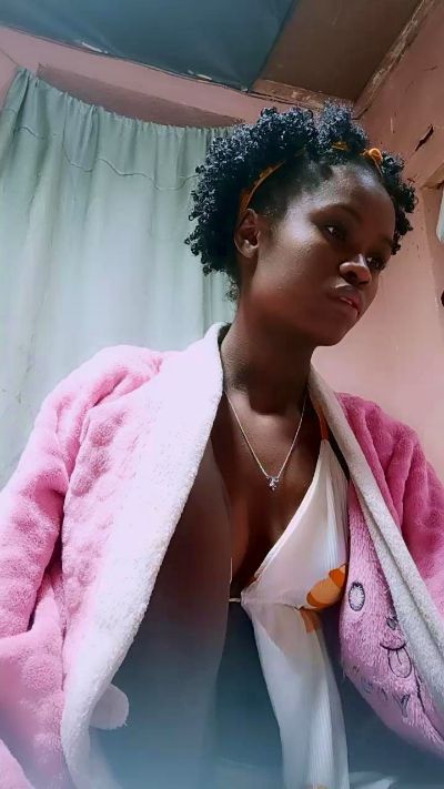 inayah2 live cam on Cam4