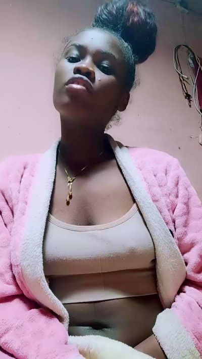 inayah2 live cam on Cam4