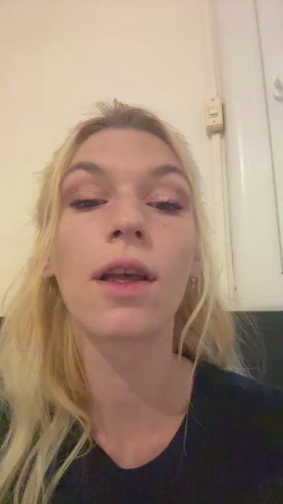 ines190 live cam on Cam4