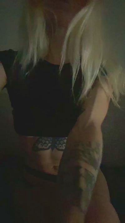 ines190 live cam on Cam4