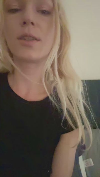 ines190 live cam on Cam4